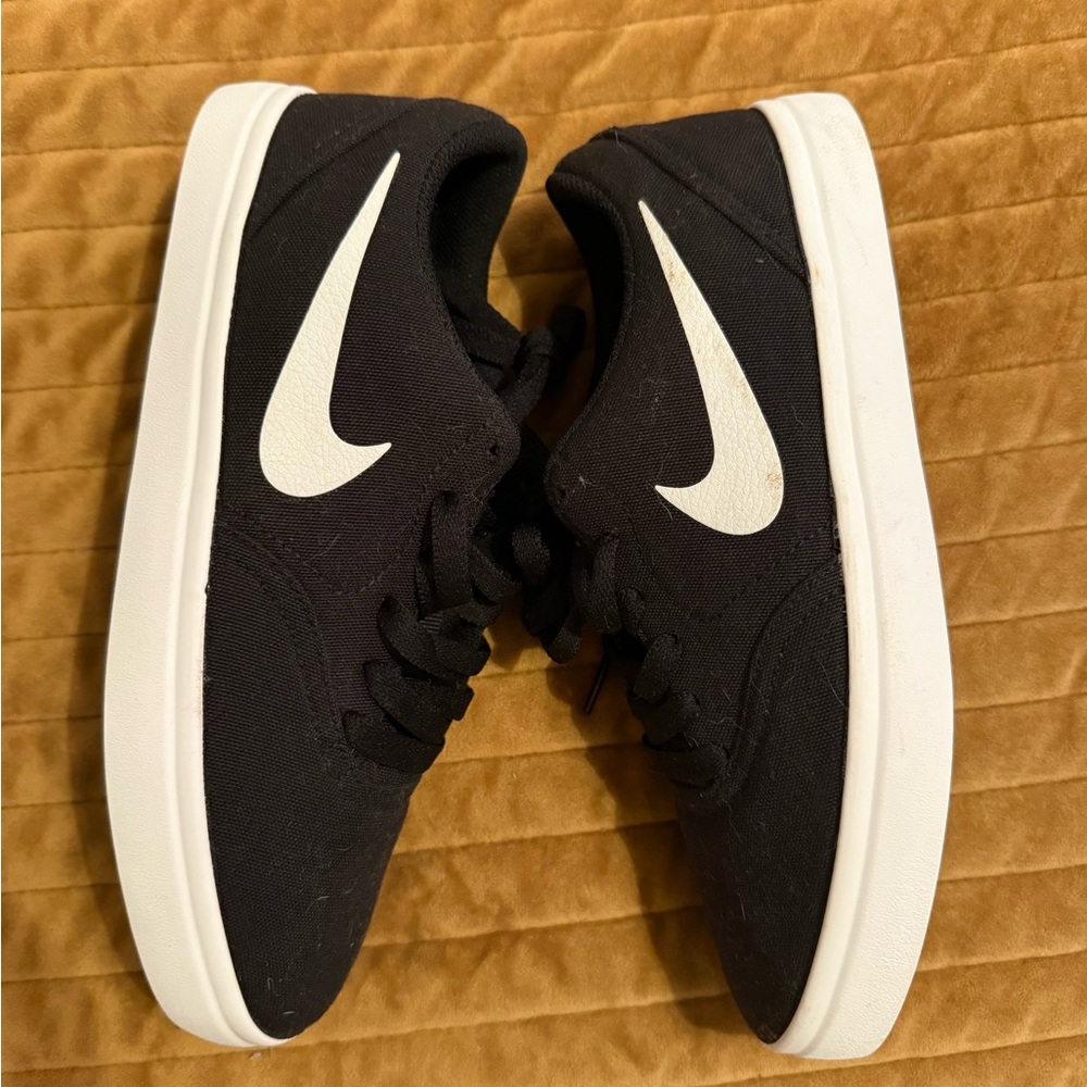 Nike Youth Black and White Casual Sneakers